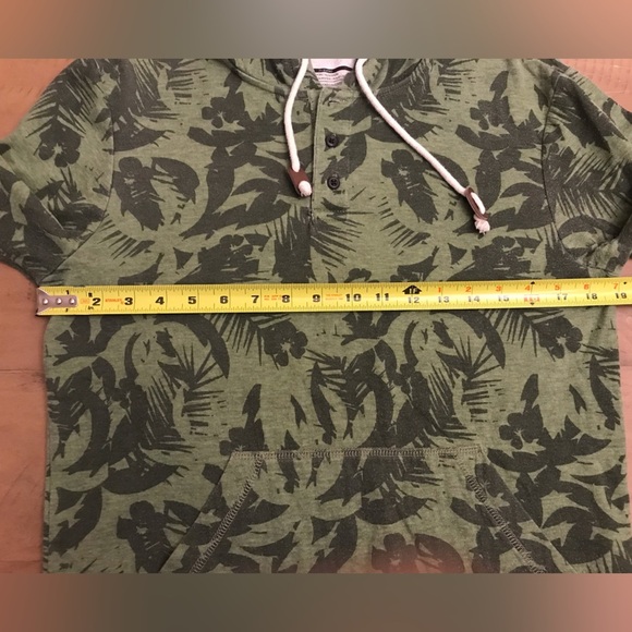 Hurley Women’s Green Palm Camo Hoodie Pullover - Size S - Picture 5 of 8